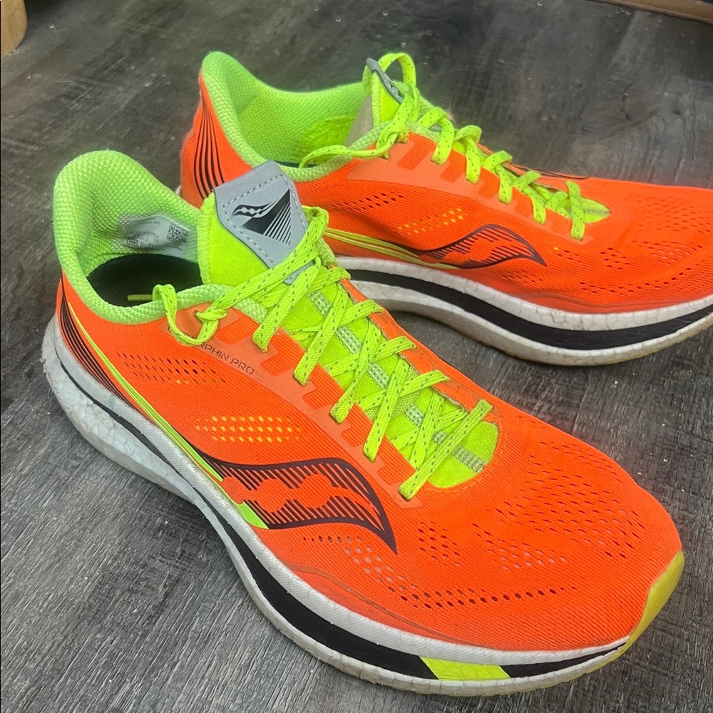 Saucony Endorphin Pro Men’s 8.5 running shoes
Top of the line in good shape - Picture 2 of 5